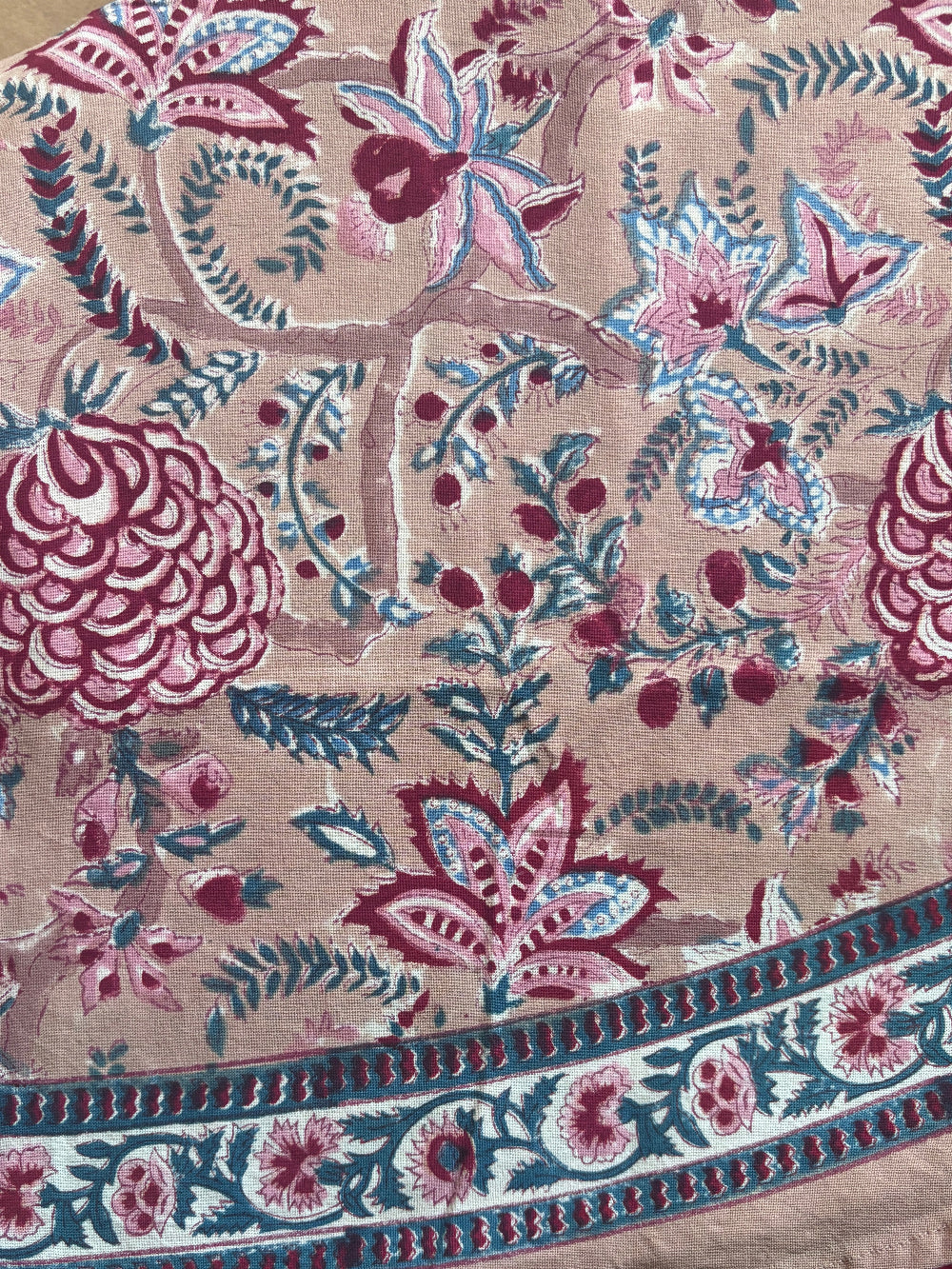 Round Table cloth in 100% cotton