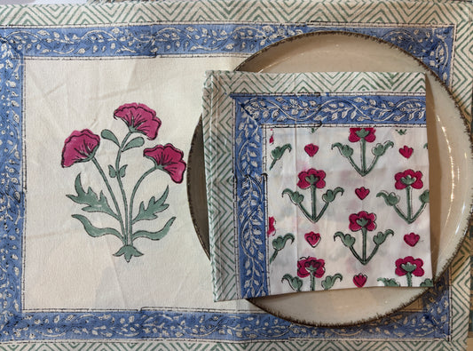 Soft Floral Table Linen Set – Placemats & Napkins (Set of 4)