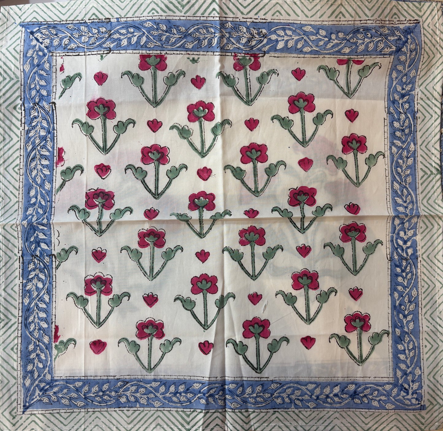 Soft Floral Table Linen Set – Placemats & Napkins (Set of 4)