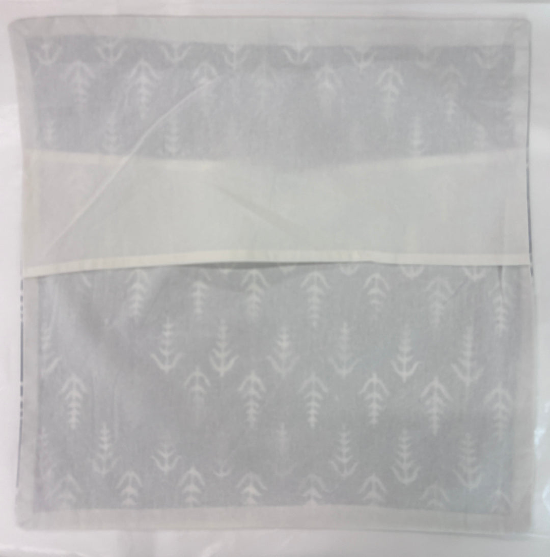 Envelop flap closing of cotton cushion cover