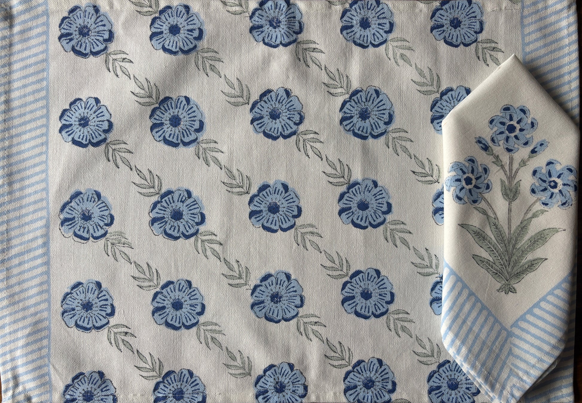 Blue meadow placemats and napkins set of 4