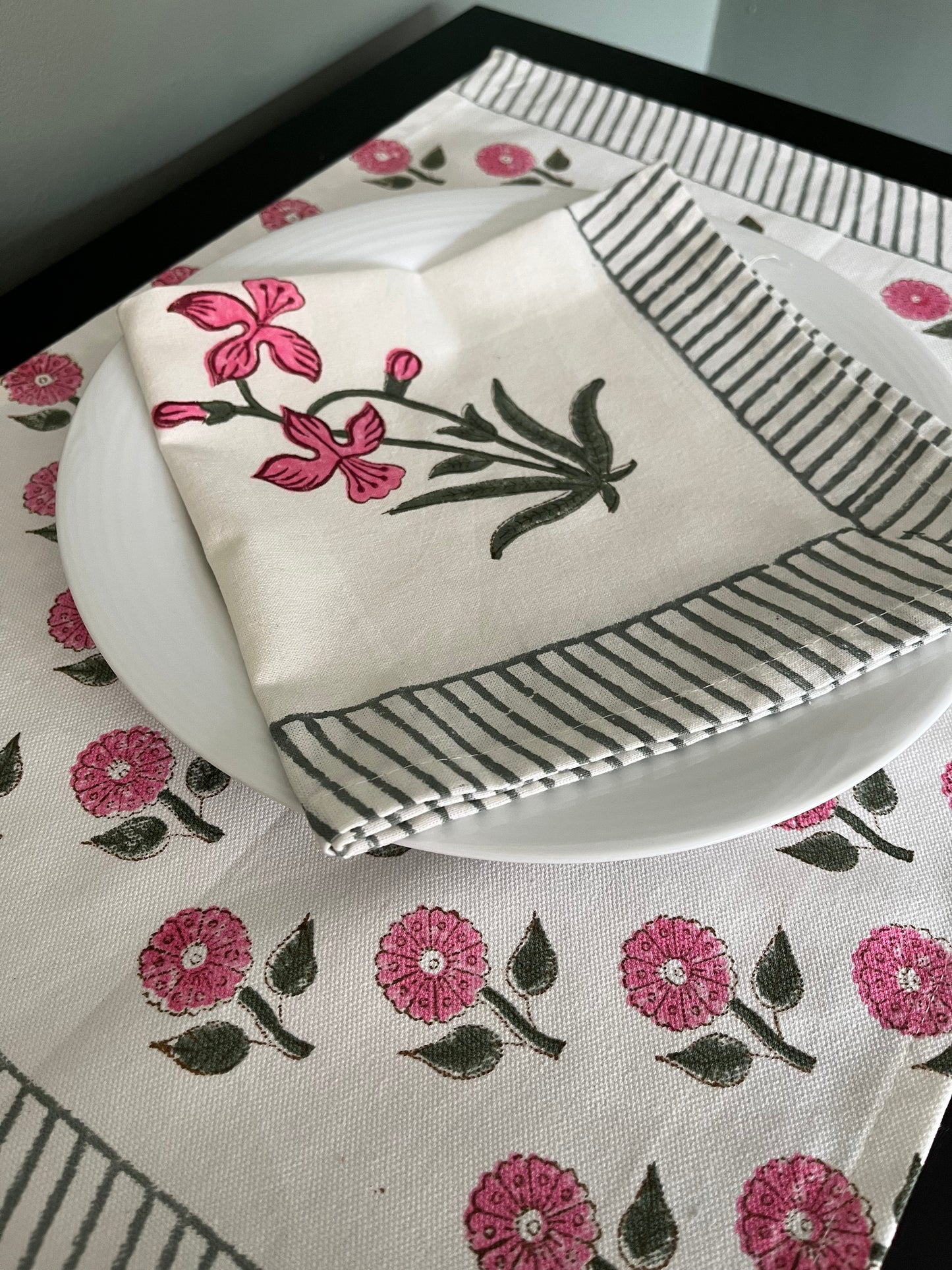 Blushing Bloom Placemat, Set of 2