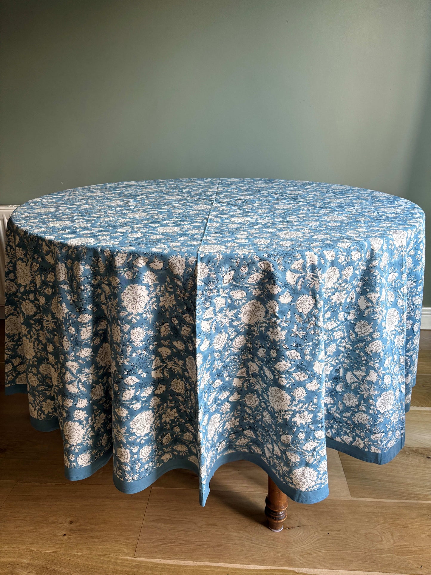 Indigo Garden Block Print Round Table Cloth with 8 Napkins