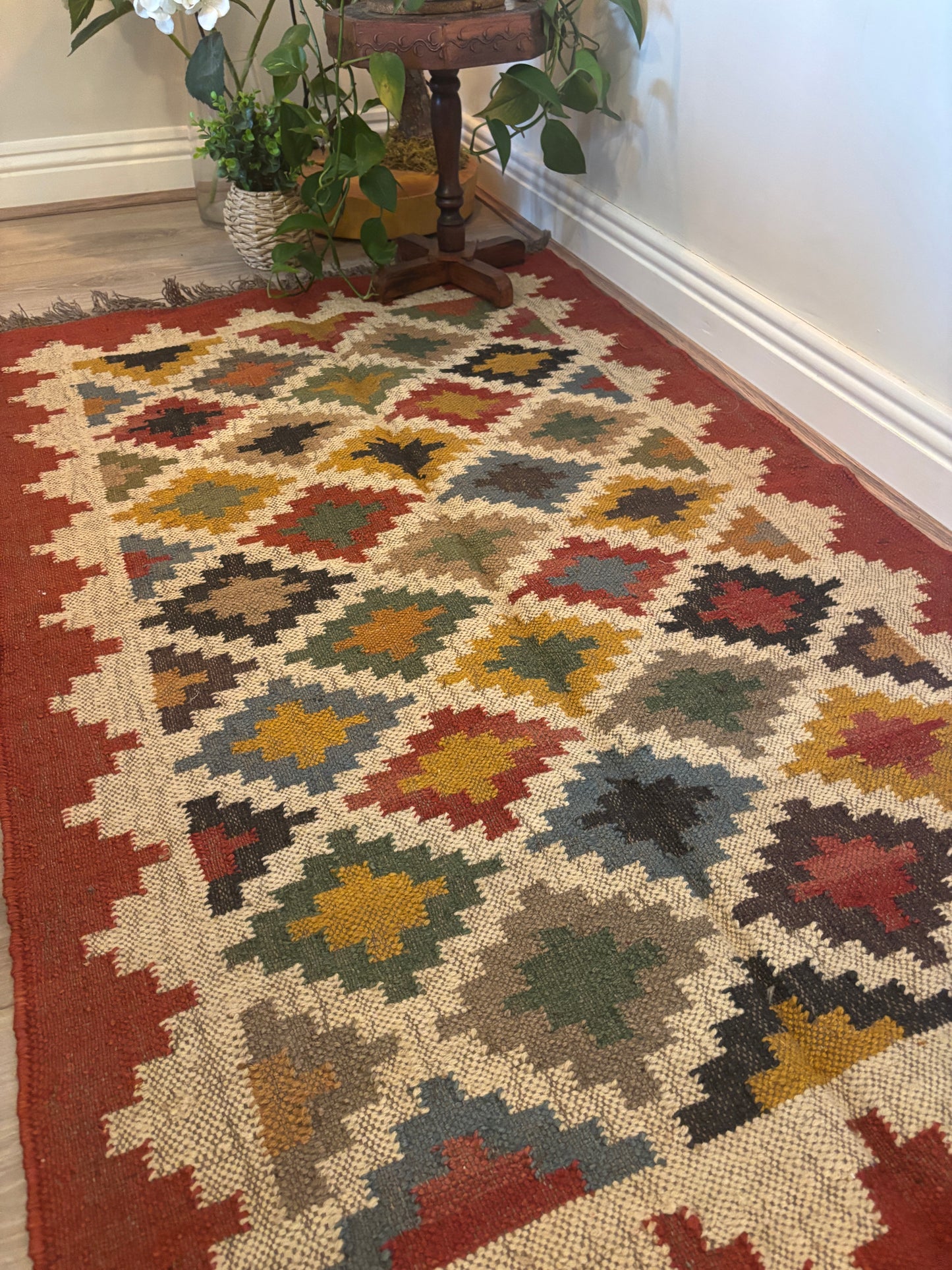 Noor Handwoven Jute Floor Rug