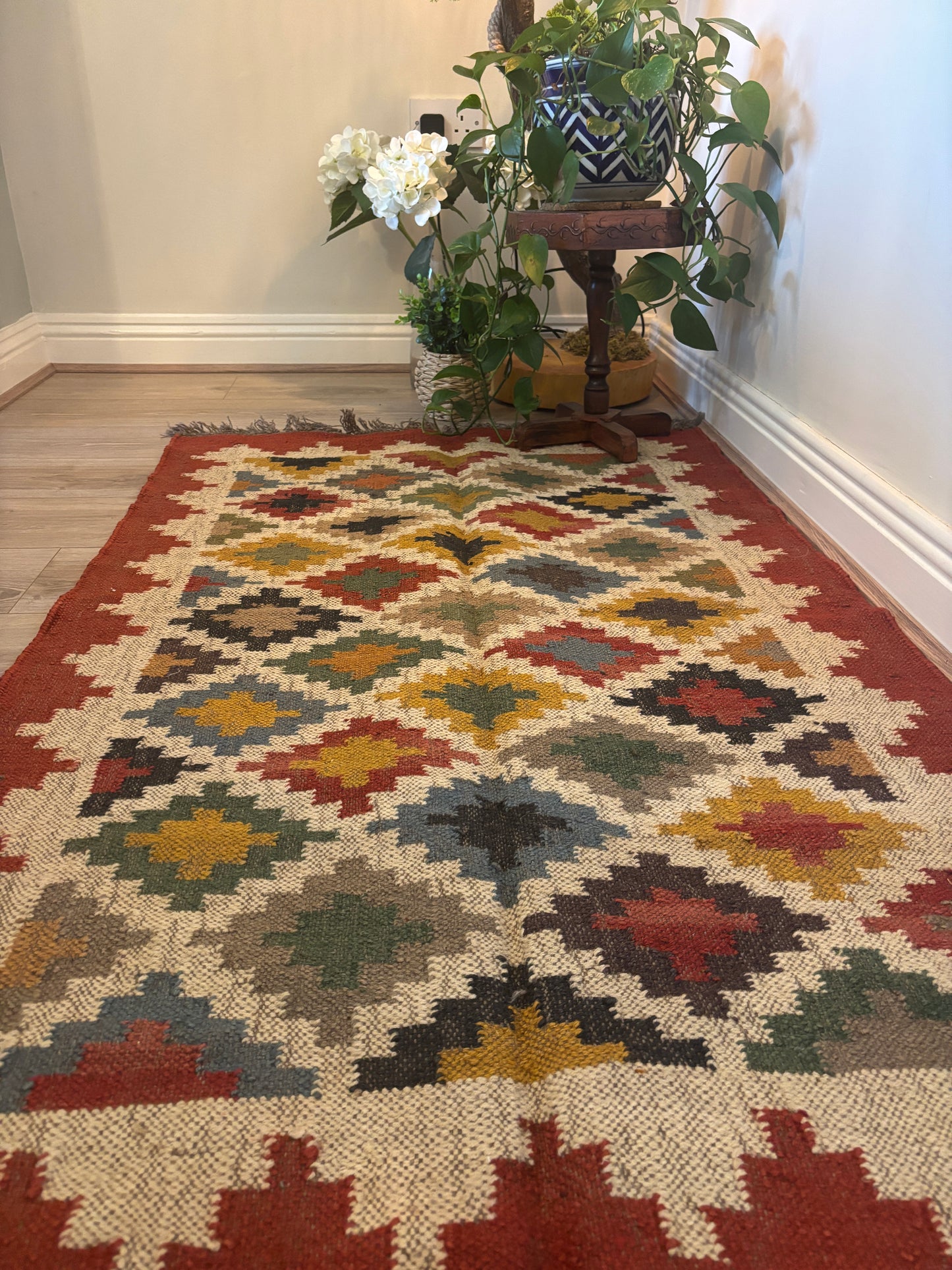 Noor Handwoven Jute Floor Rug