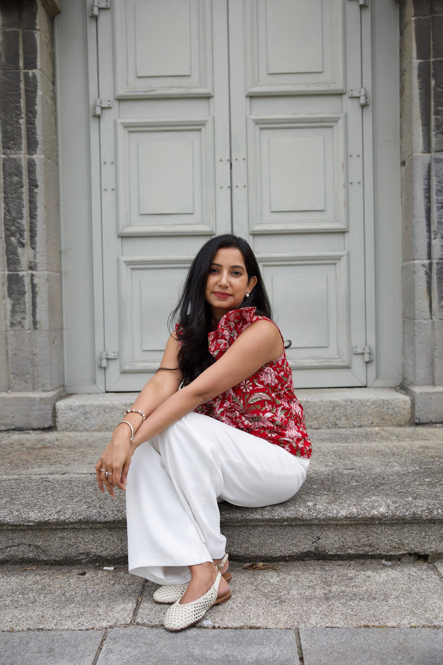 Red and white sleeveless cotton top blouse 